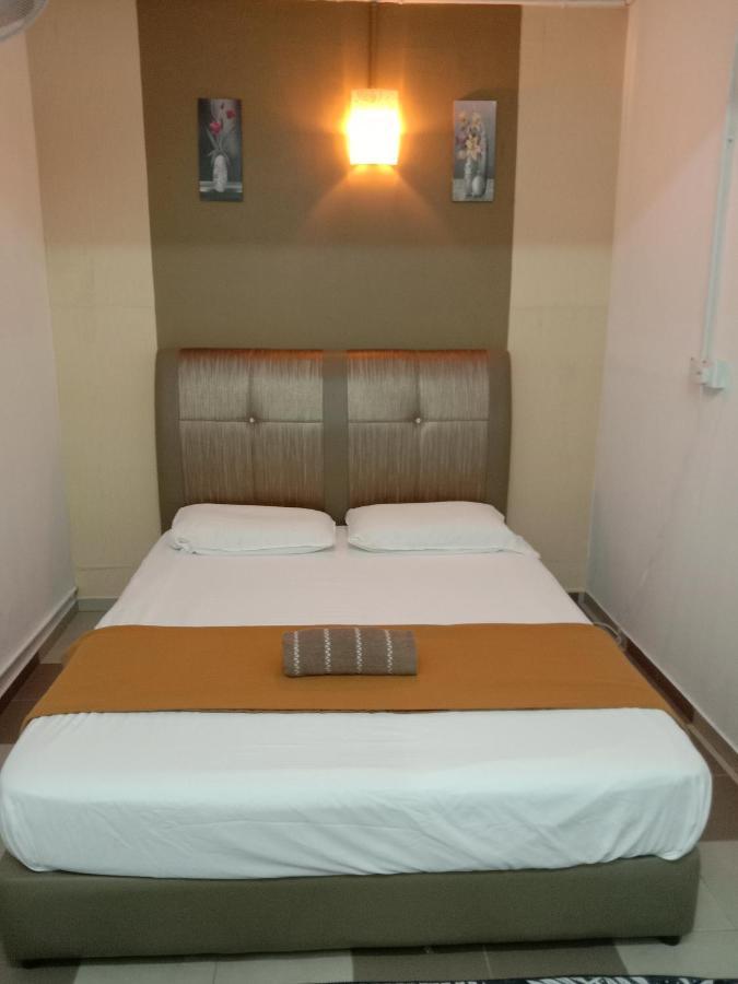 Ulfah Hotel 丰盛港 外观 照片